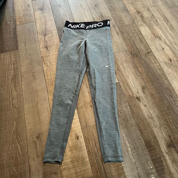 NIKE W NP 365 TIGHT CROP
Grey Women's Leggings size xs - Picture 1 of 10